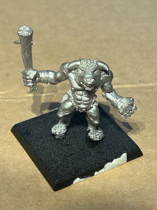 Citadel Warhammer 80s Marauder MM42 Minotaur A with spiked club