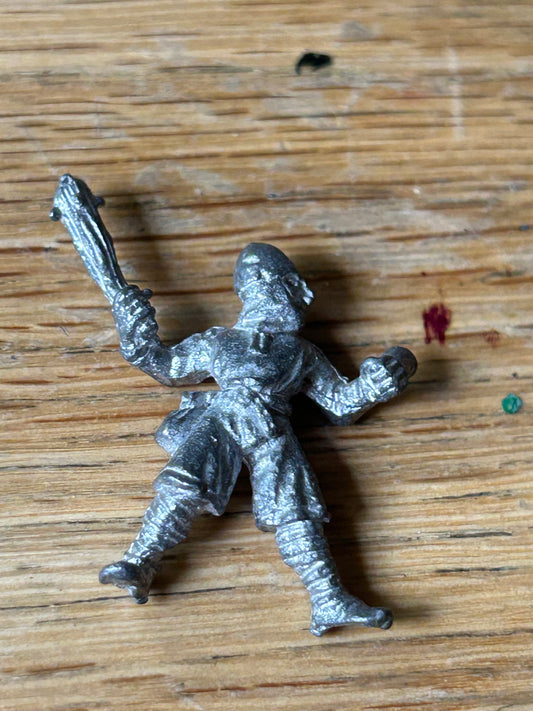 F4 Normans Men-At-Arms Club Guillaume Peasant Bretonnian Man Citadel Metal (no tab)