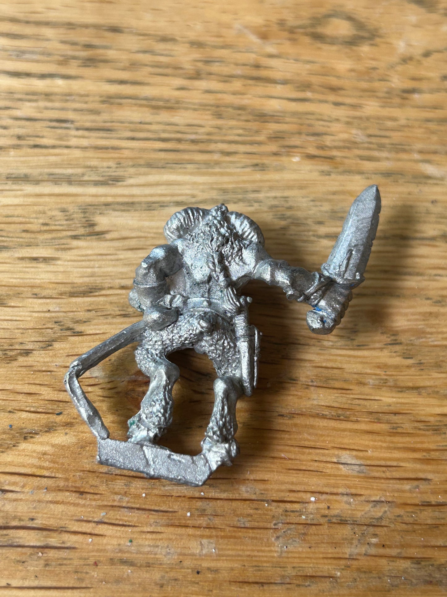 Warhammer Fantasy - Beasts of Chaos - MB9 Beastman Trooper B [Metal] Marauder (has been stripped)