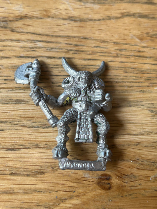Warhammer Fantasy - Beasts of Chaos - MB9 Beastman Champion [Metal] Marauder (has been stripped)