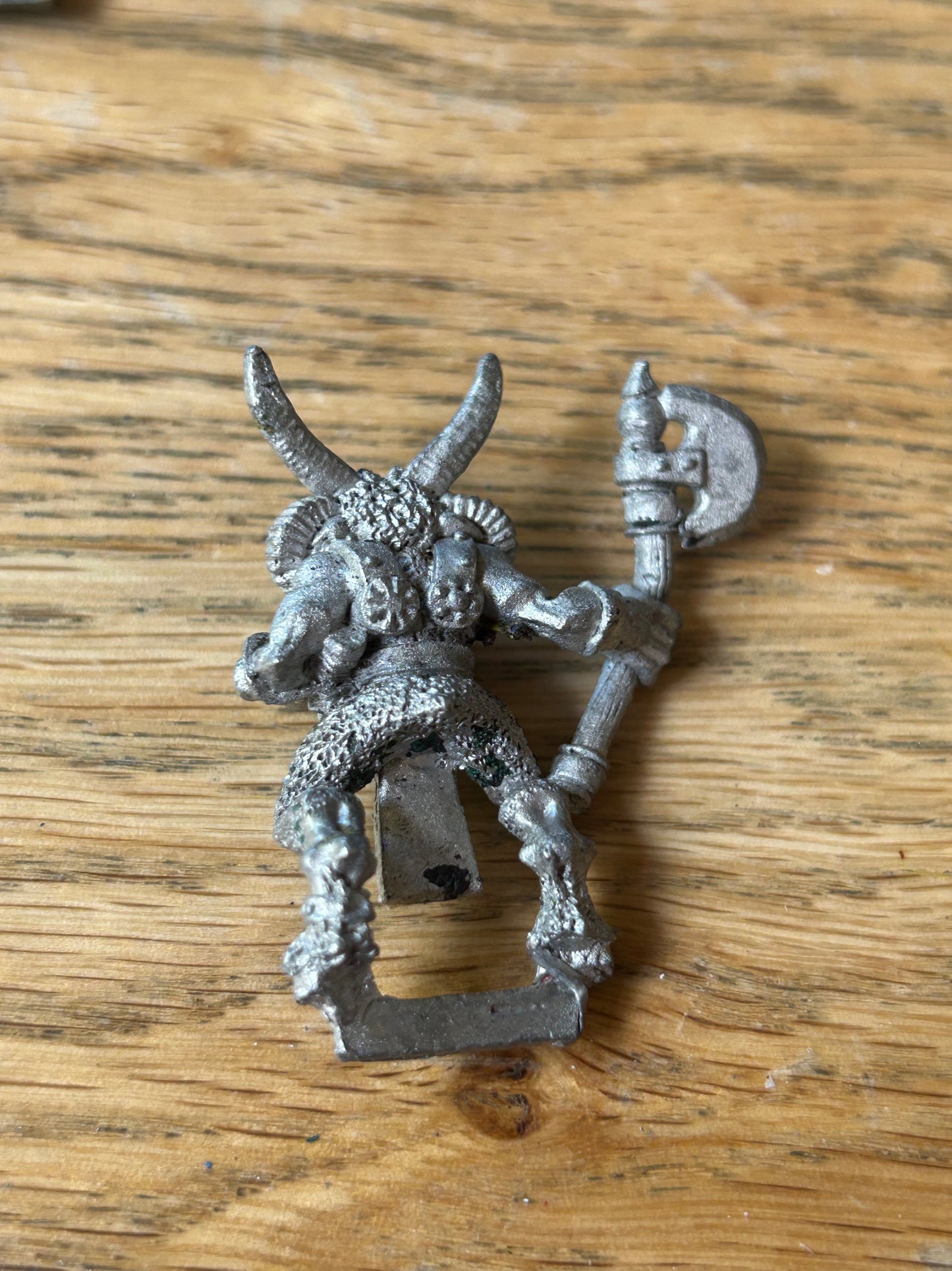 Warhammer Fantasy - Beasts of Chaos - MB9 Beastman Champion [Metal] Marauder (has been stripped)