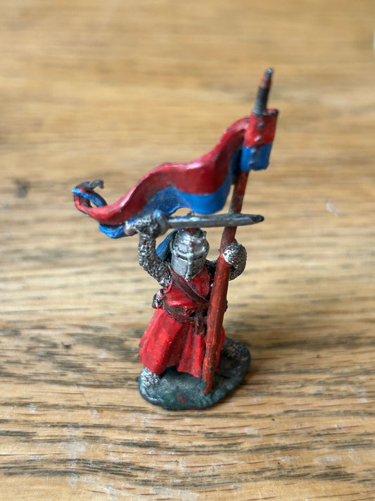 Citadel -  Warhammer fantasy Pre Slotta - RR2 - The Knights Of Origo standard bearer 1984