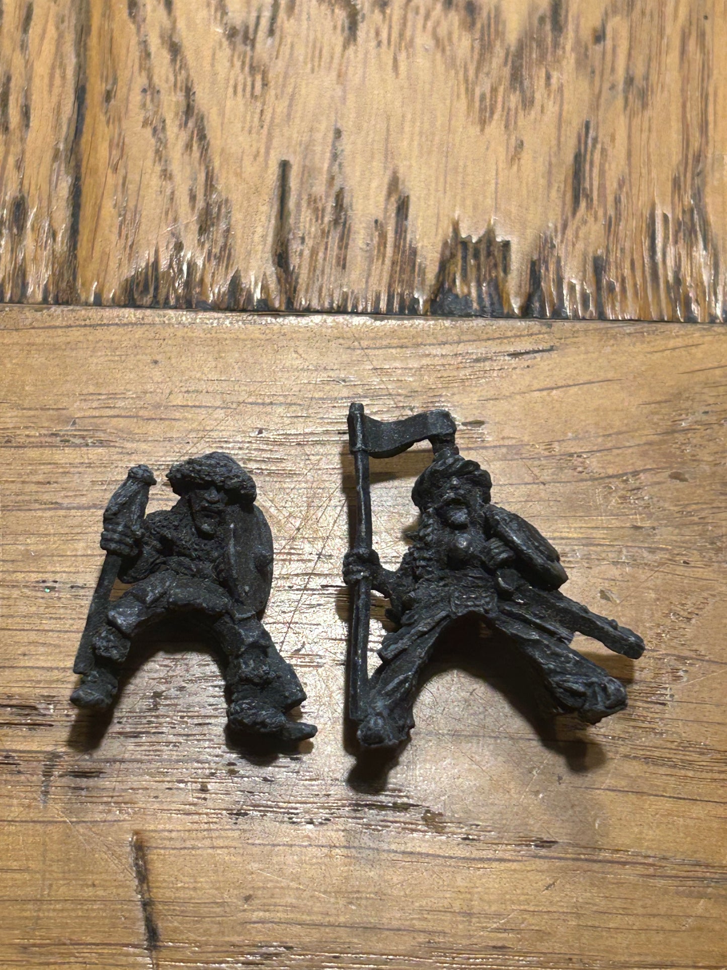 Lord of the rings middle wreath ME-54 (02) (a)
Easterling and ME-53 (02) (a)
Southron: Evil Haradrim
(Both have damage to their weapons/banner)