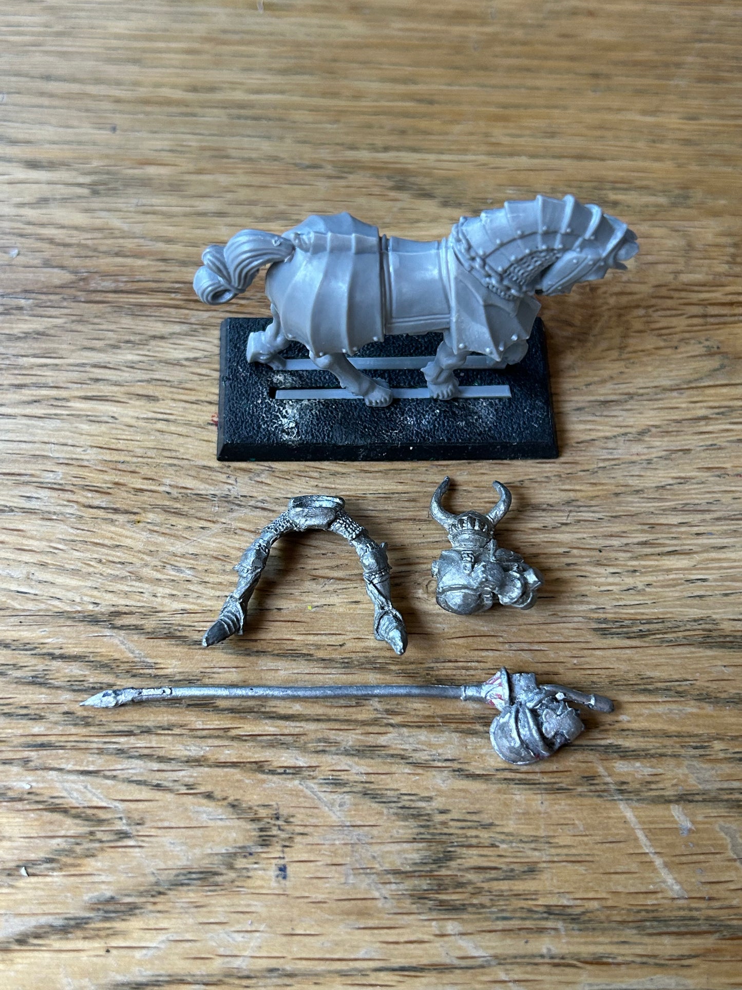 Warhammer fantasy 80’s empire knight Templar mounted (horse is the later early 90’s one and not the original 80’s big horse he came with) 8002 knights of the empire