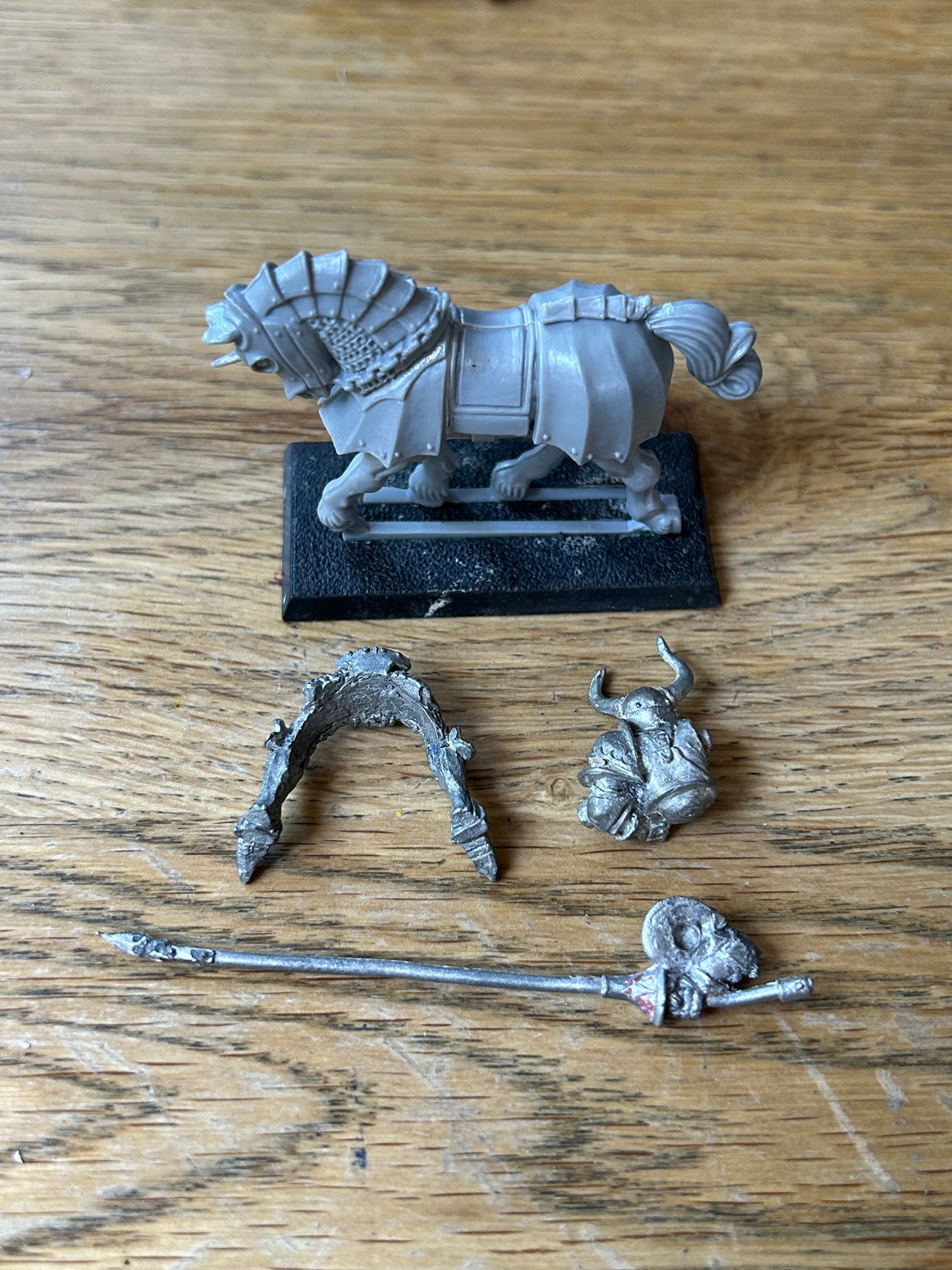 Warhammer fantasy 80’s empire knight Templar mounted (horse is the later early 90’s one and not the original 80’s big horse he came with) 8002 knights of the empire