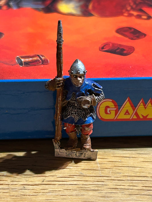 Bretonnian man at arms spearman metal warhammer fantasy