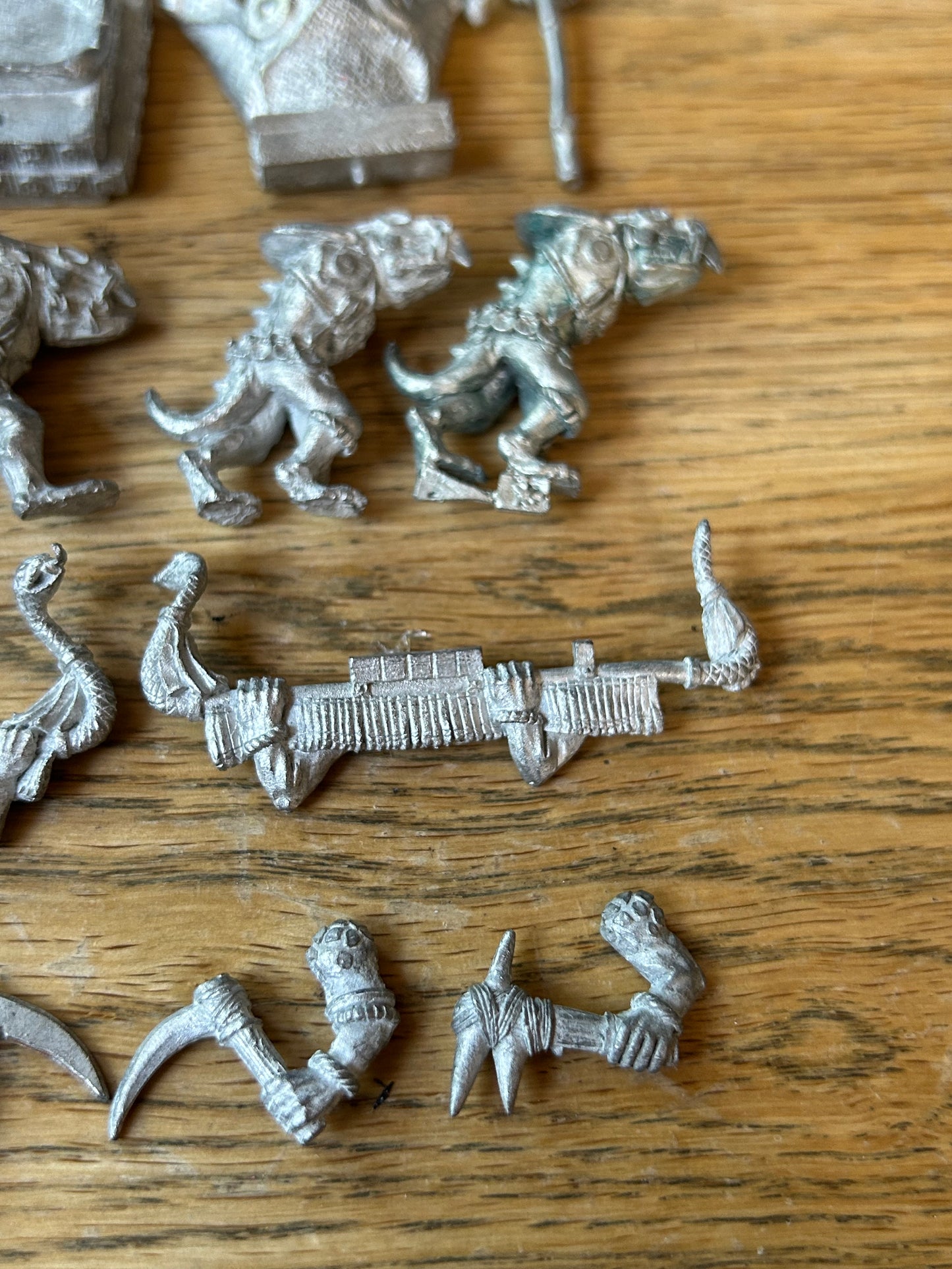 WARHAMMER LIZARDMEN SLANN MAGE PRIEST COMPLETE METAL OOP (saurus warriors are missing their tabs)