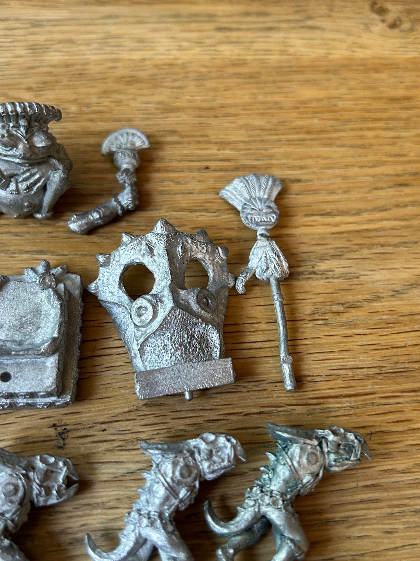WARHAMMER LIZARDMEN SLANN MAGE PRIEST COMPLETE METAL OOP (saurus warriors are missing their tabs)