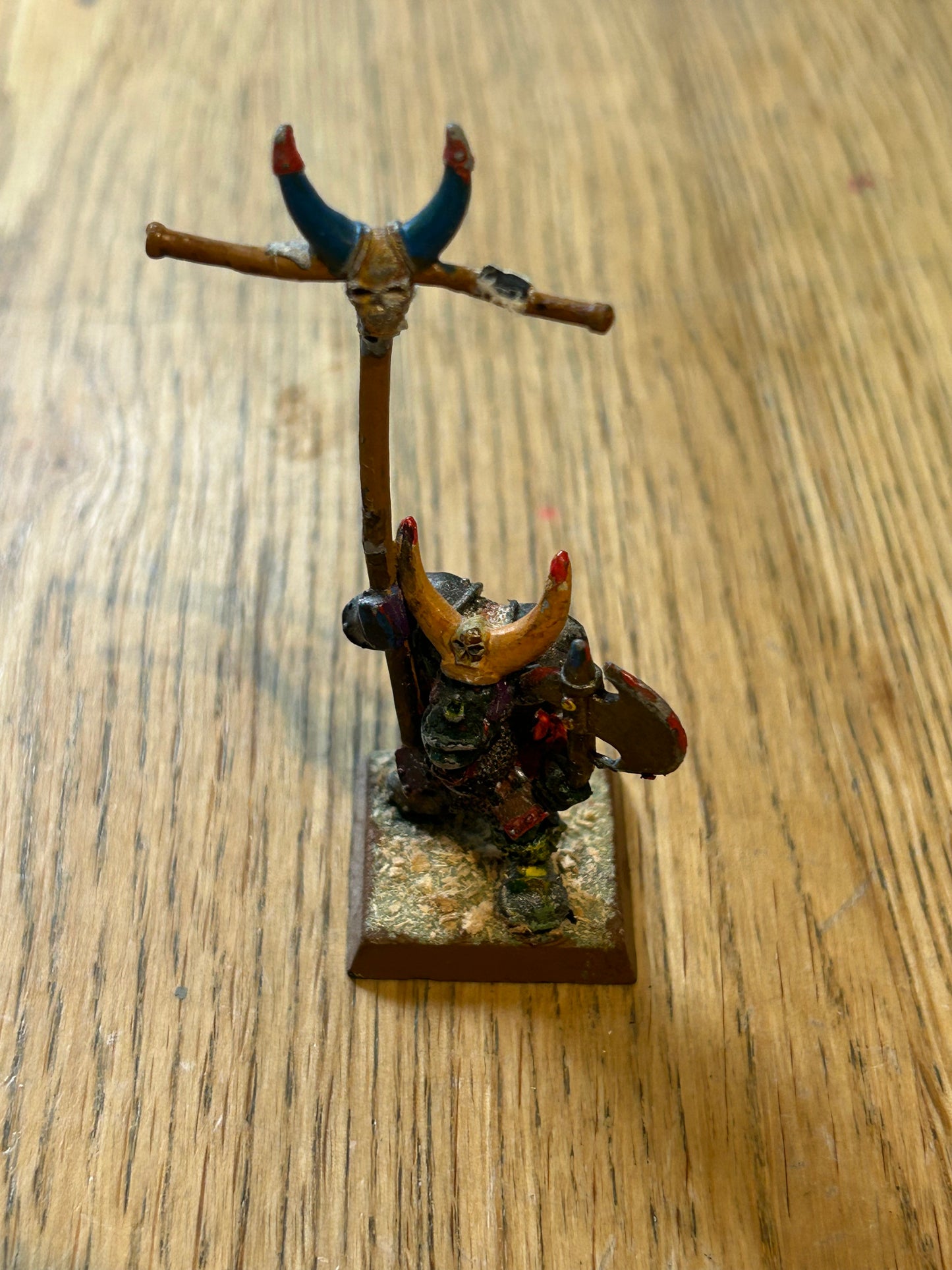 BLACK ORC STANDARD BEARER Metal Orcs Army Painted Warhammer 1990s 
 chaos dwarfs
