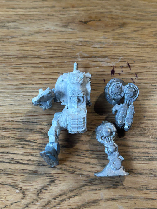 Rogue Trader/ Warhammer 40k space marine dreadnought with long legs and las cannon