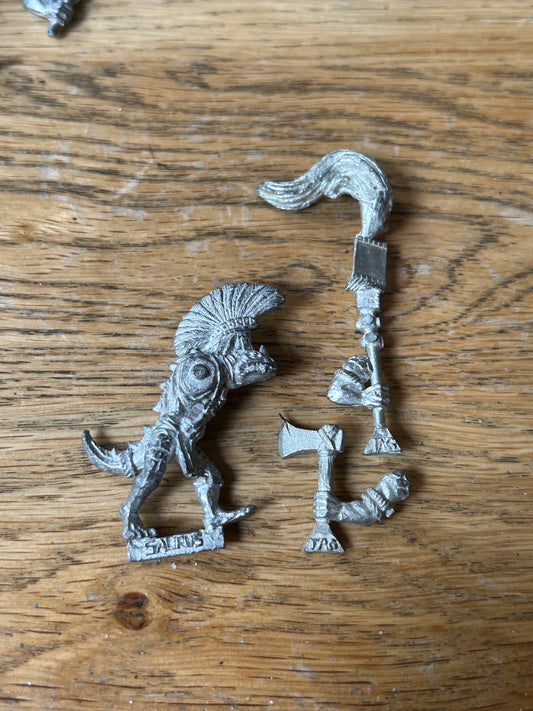 Warhammer - Lizardmen -  Classic Metal Saurus Standard Bearer