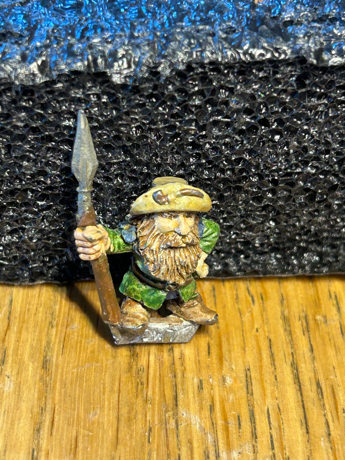 Games Workshop Warhammer Marauder  Dwarf Dwarves MM10 DW26 dwarf with axe and hat (axe has been converted to be a spear)