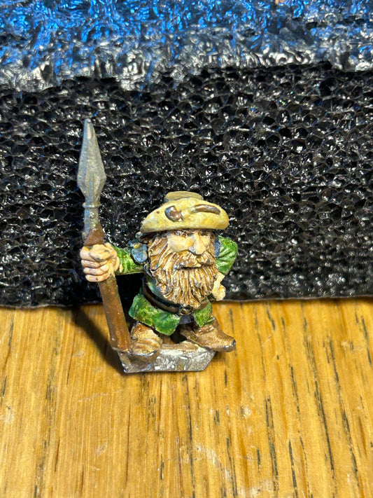 Games Workshop Warhammer Marauder  Dwarf Dwarves MM10 DW26 dwarf with axe and hat (axe has been converted to be a spear)