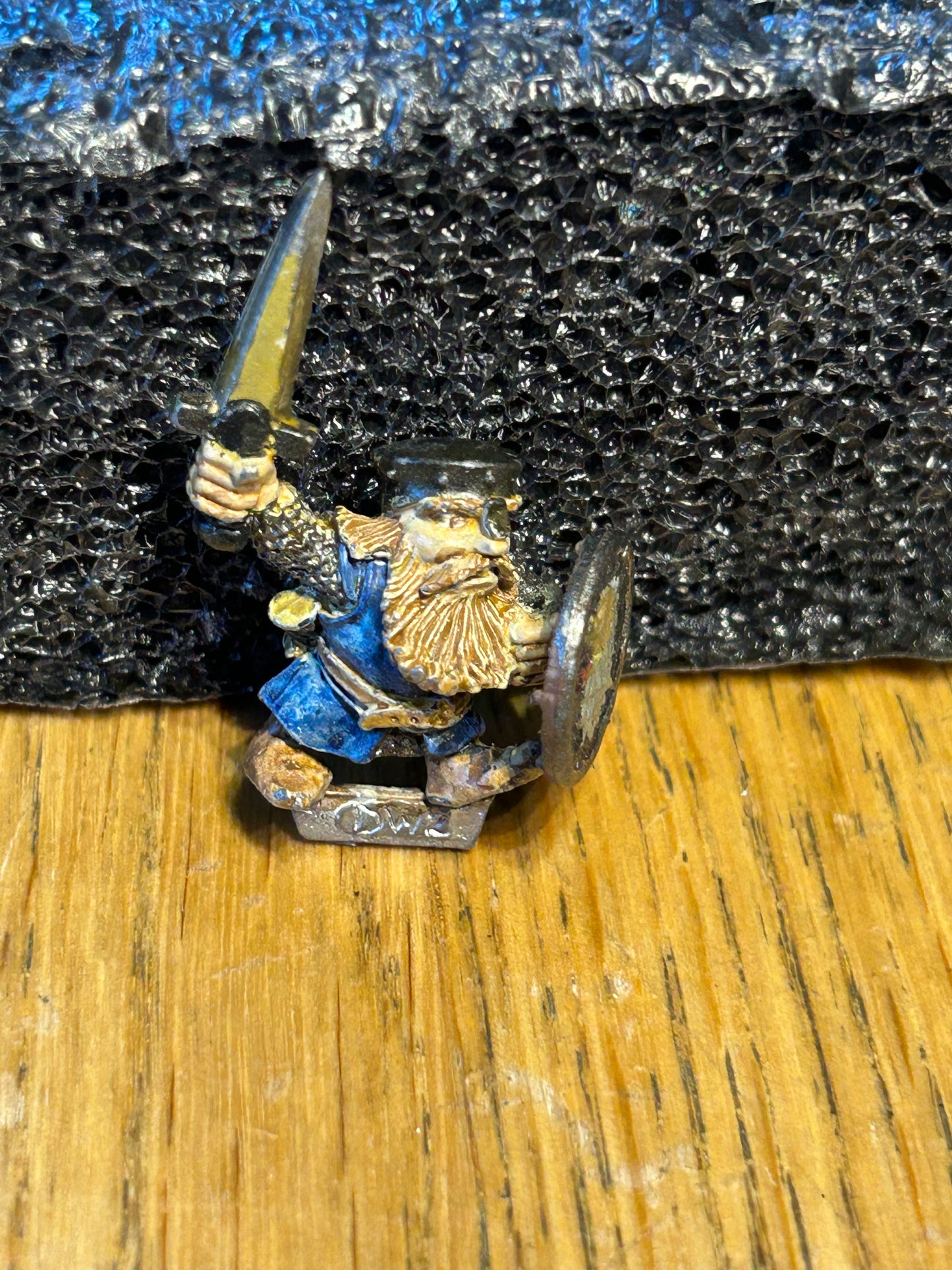 Warhammer Marauder MM10 DW 2 Dwarf sword and shield Dwarves Clansmen Games Workshop Citadel
