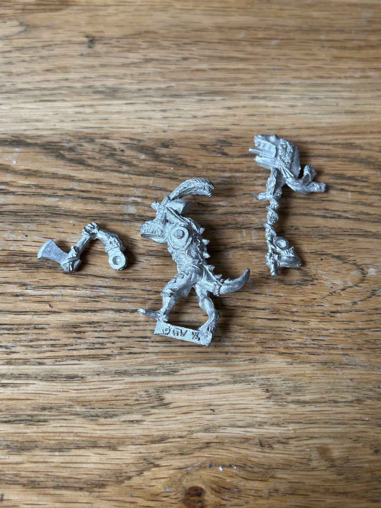 Warhammer - Lizardmen -  Classic Metal Saurus Standard Bearer