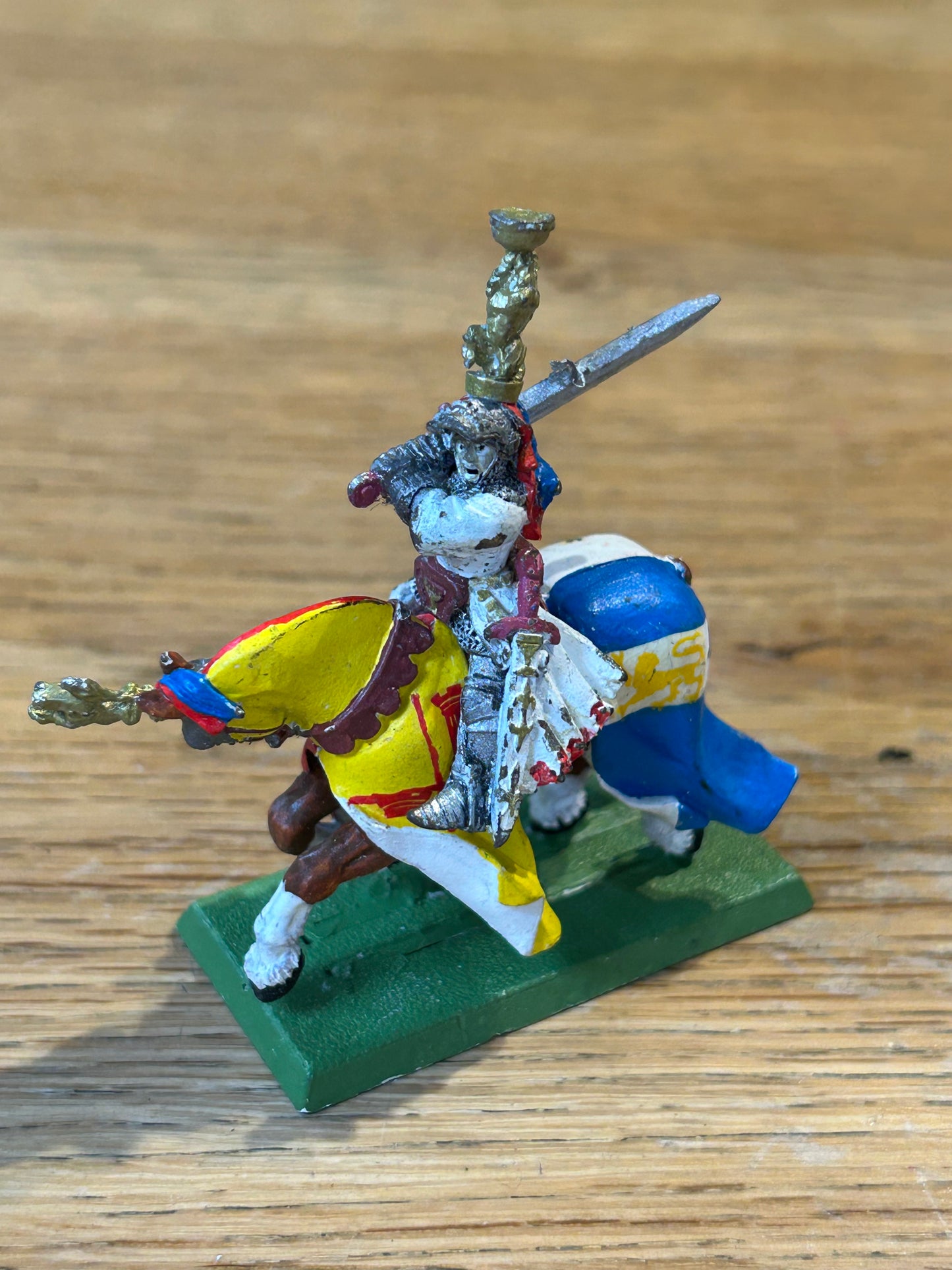 Metal Grail Knight Hero with Two Handed Sword, Aloys de Montjoie, Perilous Quest (horse has no tail)