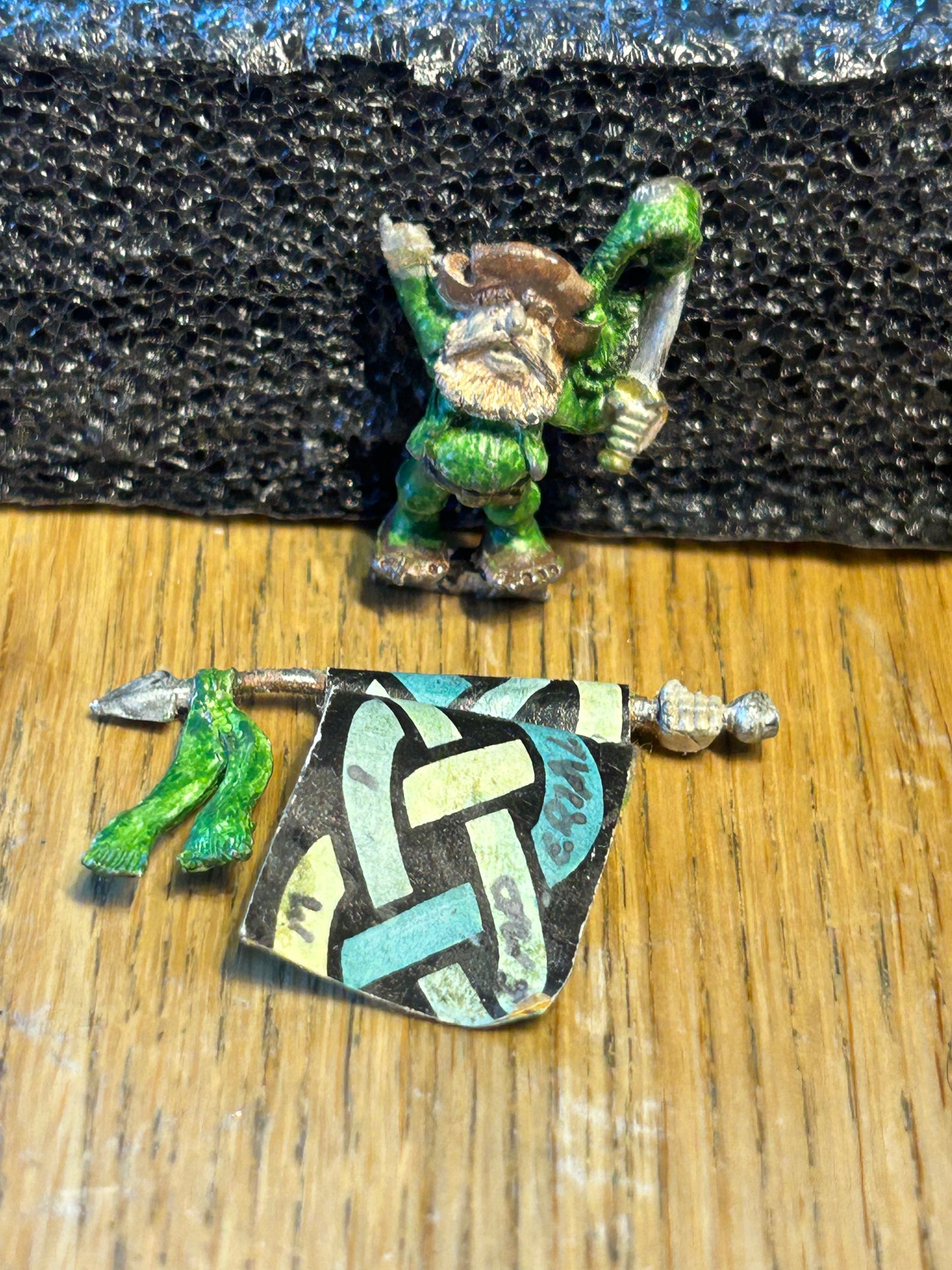 Warhammer Marauder MB1 DR9 Dwarf Regiment STANDARD BEARER Landsknecht OOP 1989