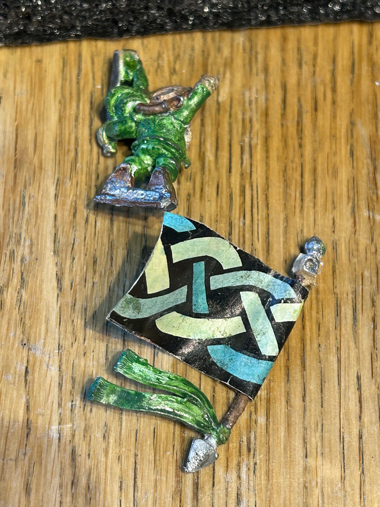 Warhammer Marauder MB1 DR9 Dwarf Regiment STANDARD BEARER Landsknecht OOP 1989