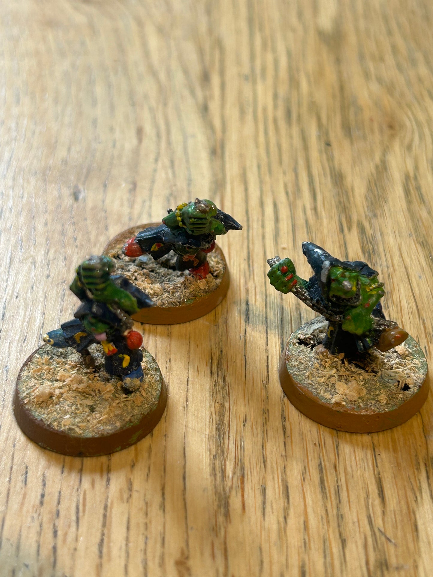 Warhammer fantasy broken fanatics x3 (all are missing their balls)
