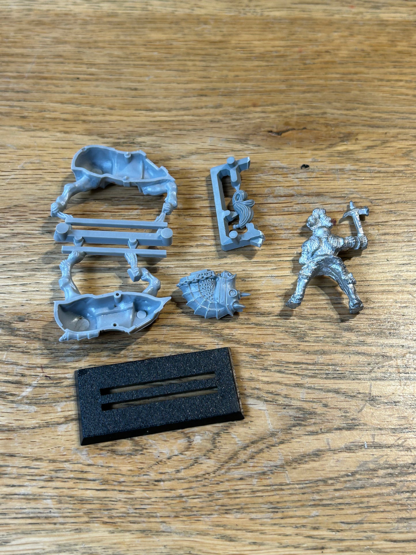 Warhammer ToW Heroes Empire Heroic Knight with warhammer
