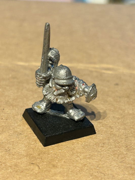 Warhammer Marauder MB1 DR4 Dwarf Regiment CHAMPION Landsknecht OOP 1989