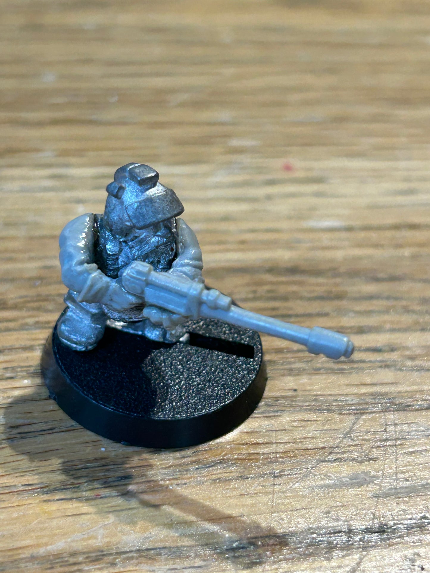 Warhammer 40k Rogue Trader metal squat with plastic arms and lasgun