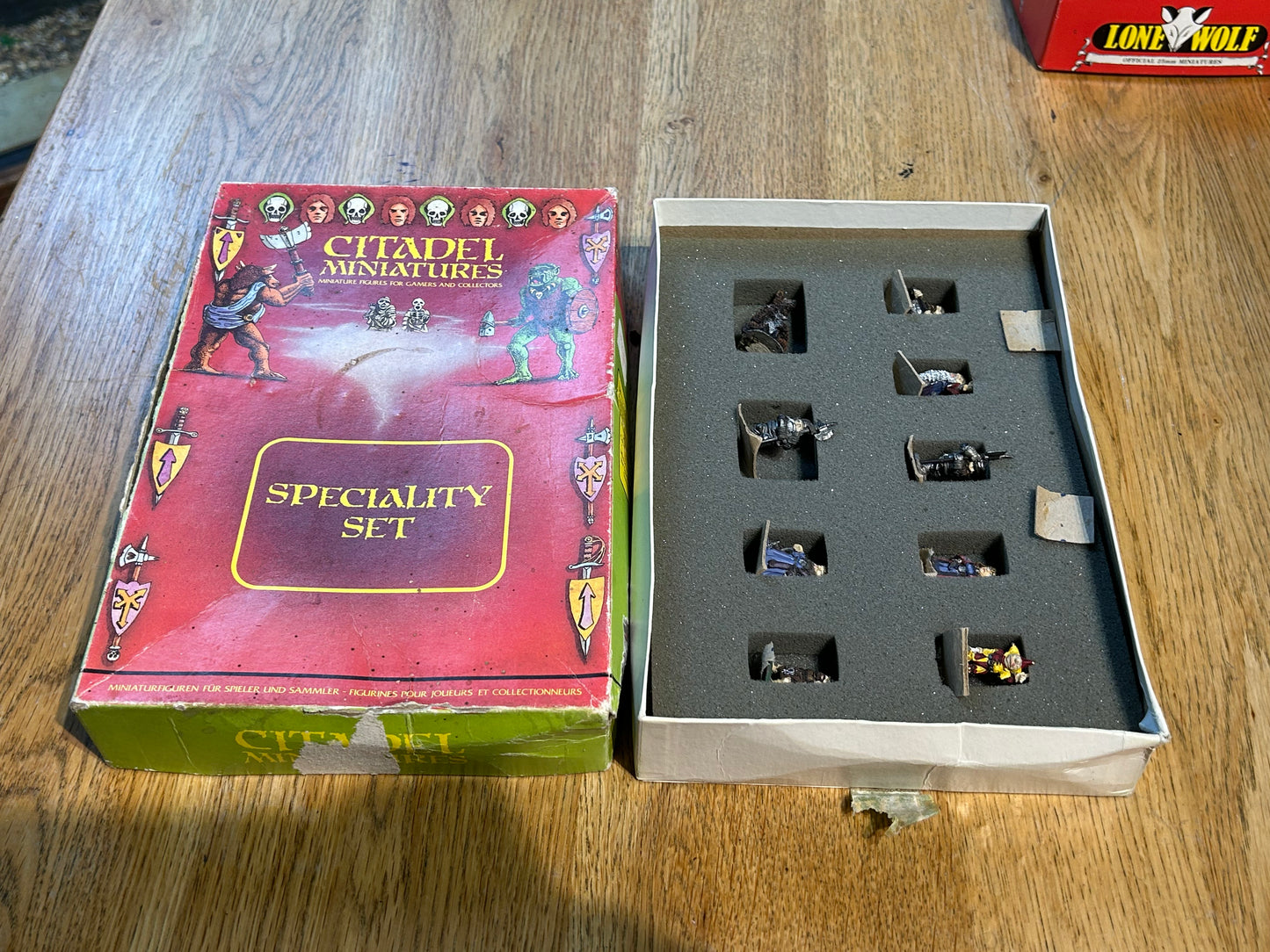 Citadel Miniatures Set Two The Dwarf King's Court from Games Workshop (complete but box has quite a bit of damage)