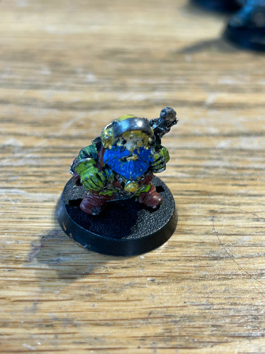 Citadel Warhammer 80s 40K Iron Claw Squat with lasgun