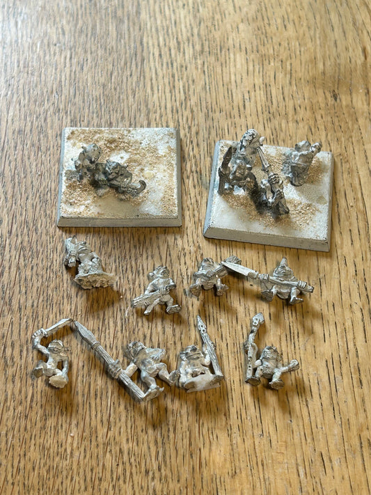 Warhammer fantasy or 40k orc or ork Snotling bases x2 (15 snotlings, 14 pictures and one found afterwards).