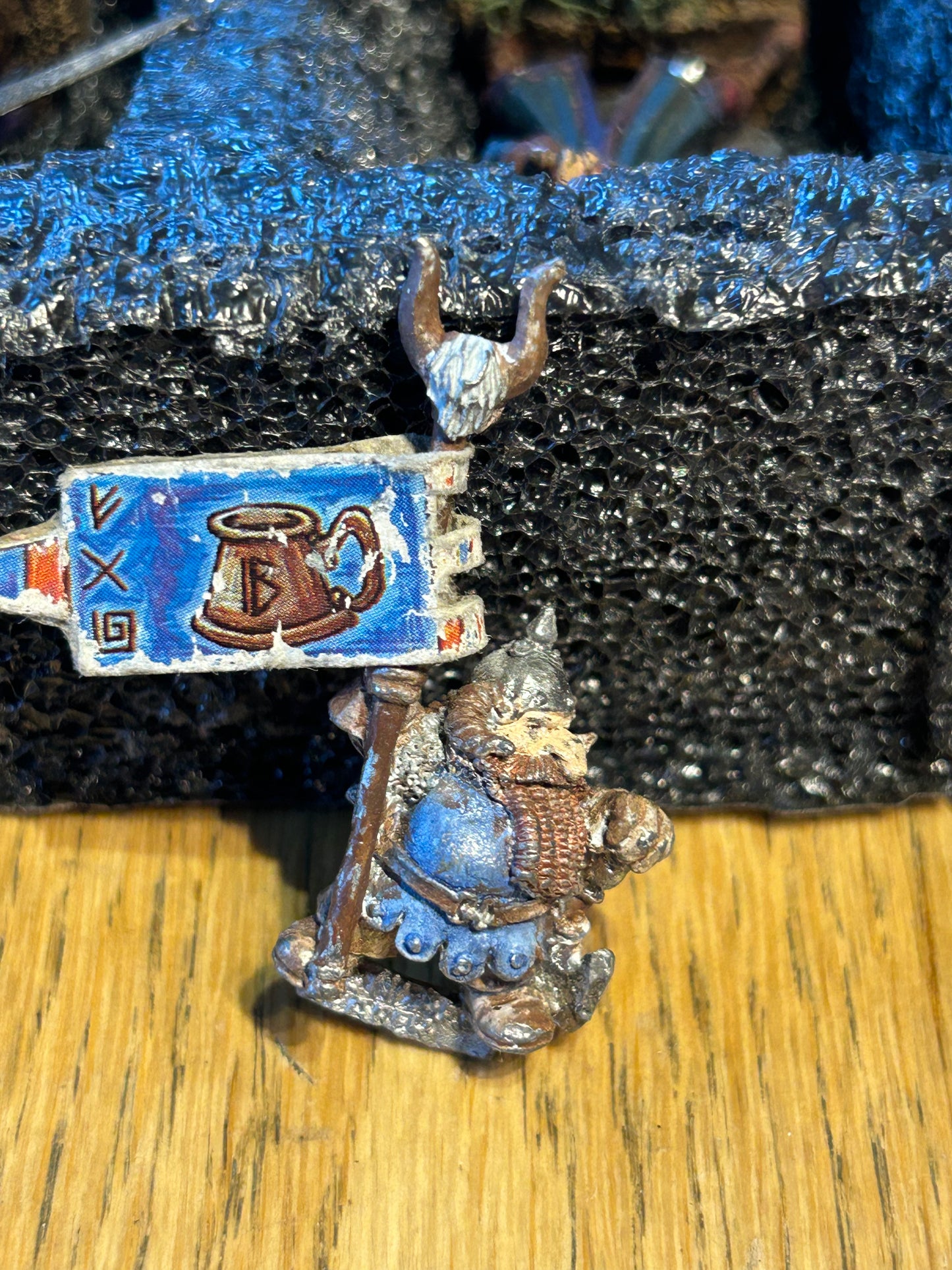 Warhammer fantasy bugman’s rangers regiment of renown RRD1 standard bearer