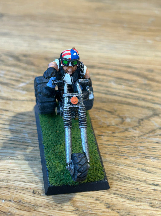 Warhammer 40k Rogue Trader Squat biker on Trike (no headlamps)