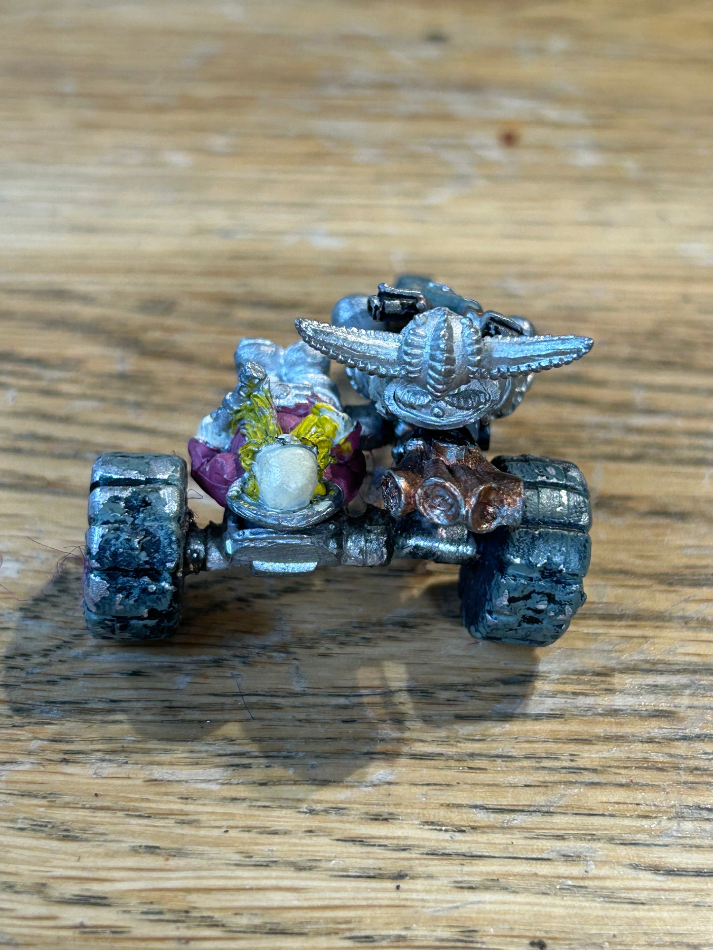 Rogue Trader Squat warlord on trike with living ancestor (no headlamps and no arms for warlord)