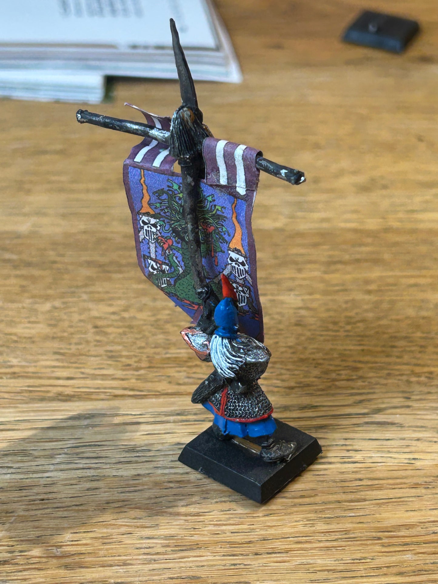 Warhammer fantasy dark elves Command group standard bearer