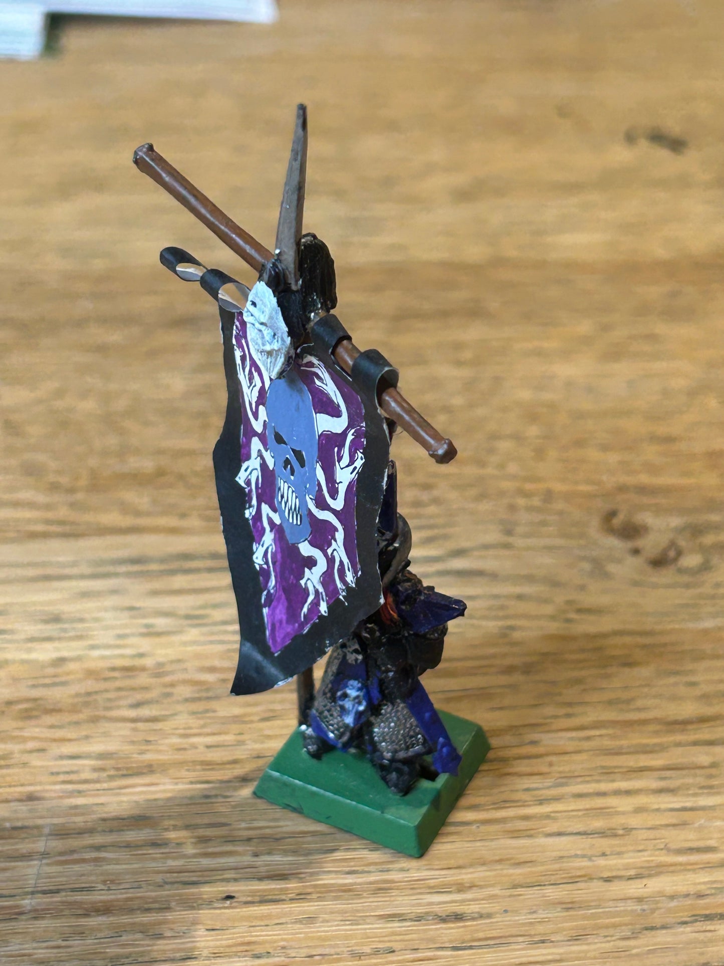 Warhammer fantasy dark elves Command group standard bearer