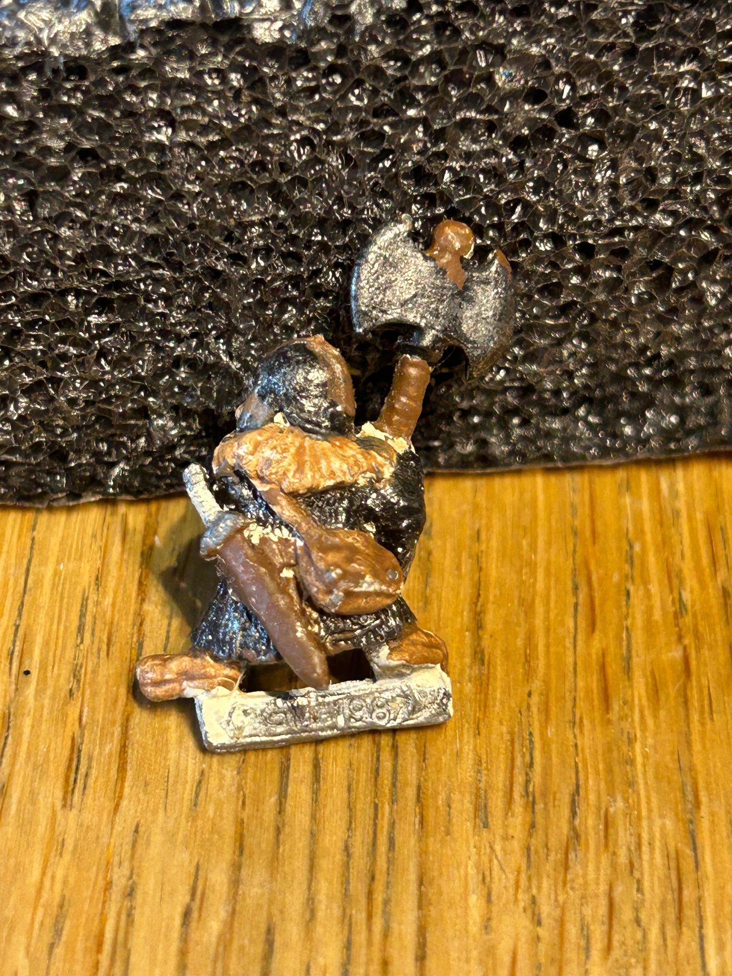 Warhammer fantasy Norse dwarf with double handed axe D2 Thorm