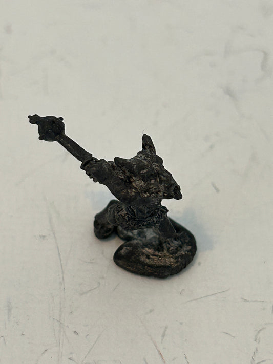 Pre-slotta Citadel Miniatures C14 Lesser Goblin swinging mace