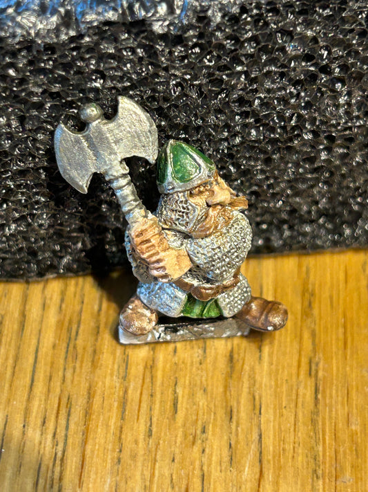 Warhammer fantasy Norse dwarf with double handed axe D2 Thorm