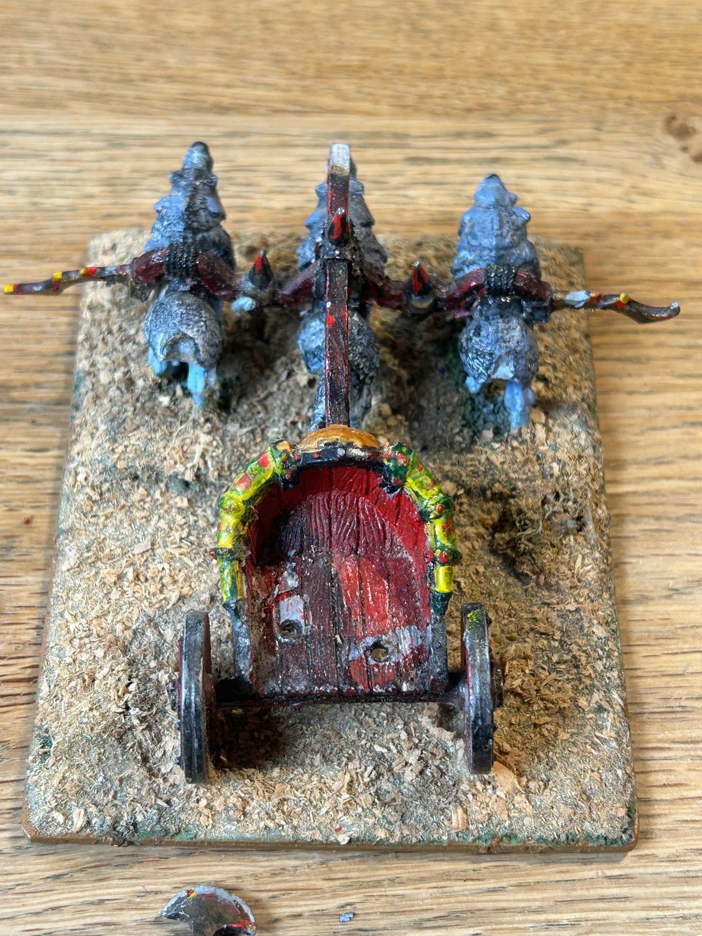 Warhammer Grom The Paunch Orcs & Goblins of Misty Mountains Chariot Metal (missing two of the wolf tails).