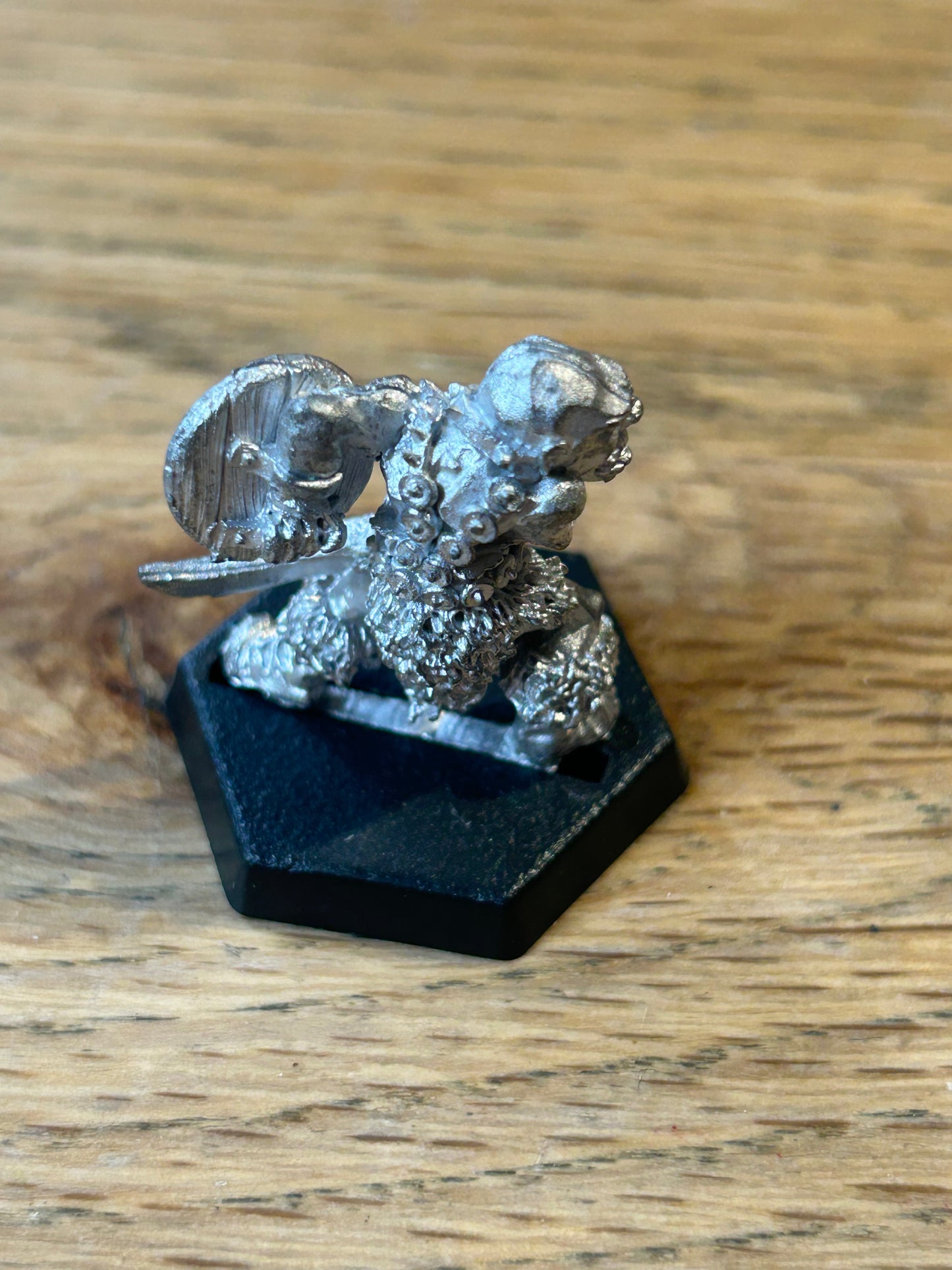 Half Orc of Saruman ME43 Citadel 1986 metal warhammer fantasy with sword and shield