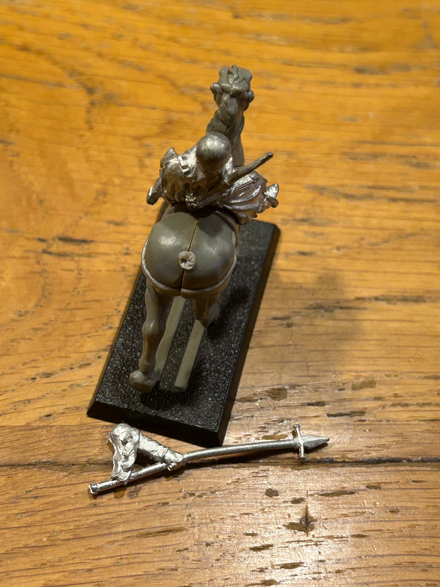 Warhammer fantasy old world bretonnian squire mounted yeoman squire