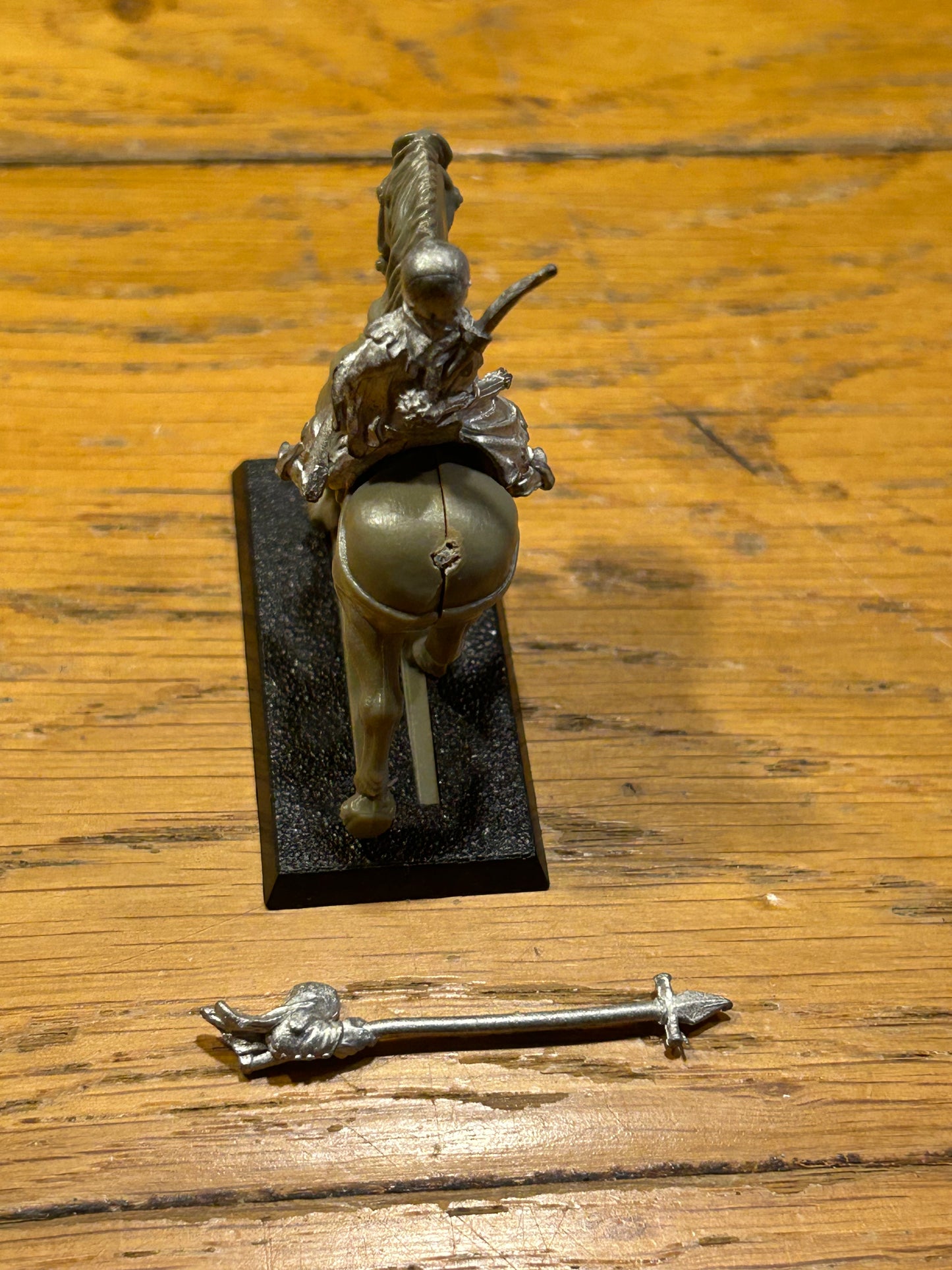 Warhammer fantasy old world bretonnian squire mounted yeoman squire