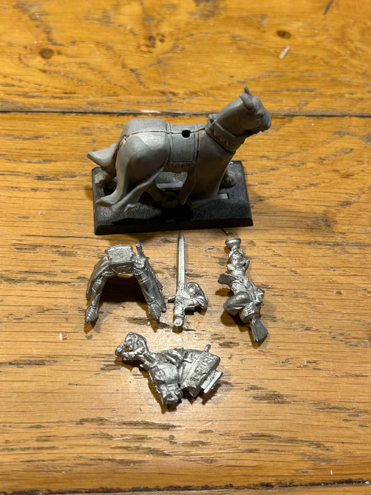 Metal Grail Knight Hero with Two Handed Sword, Aloys de Montjoie, Perilous Quest (horse has no tail)