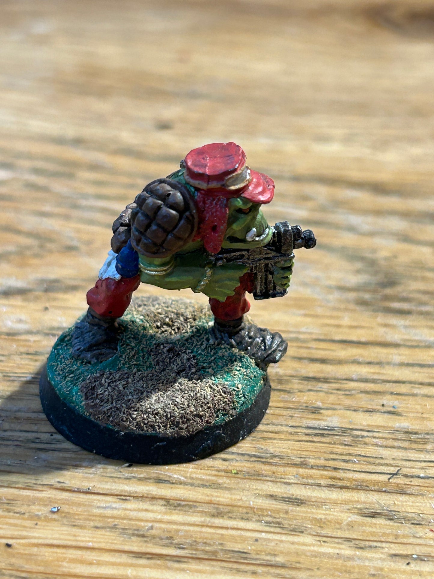 Warhammer 40k rogue trader space ork raider trooper (has milliput on the base but tab is unaffected)