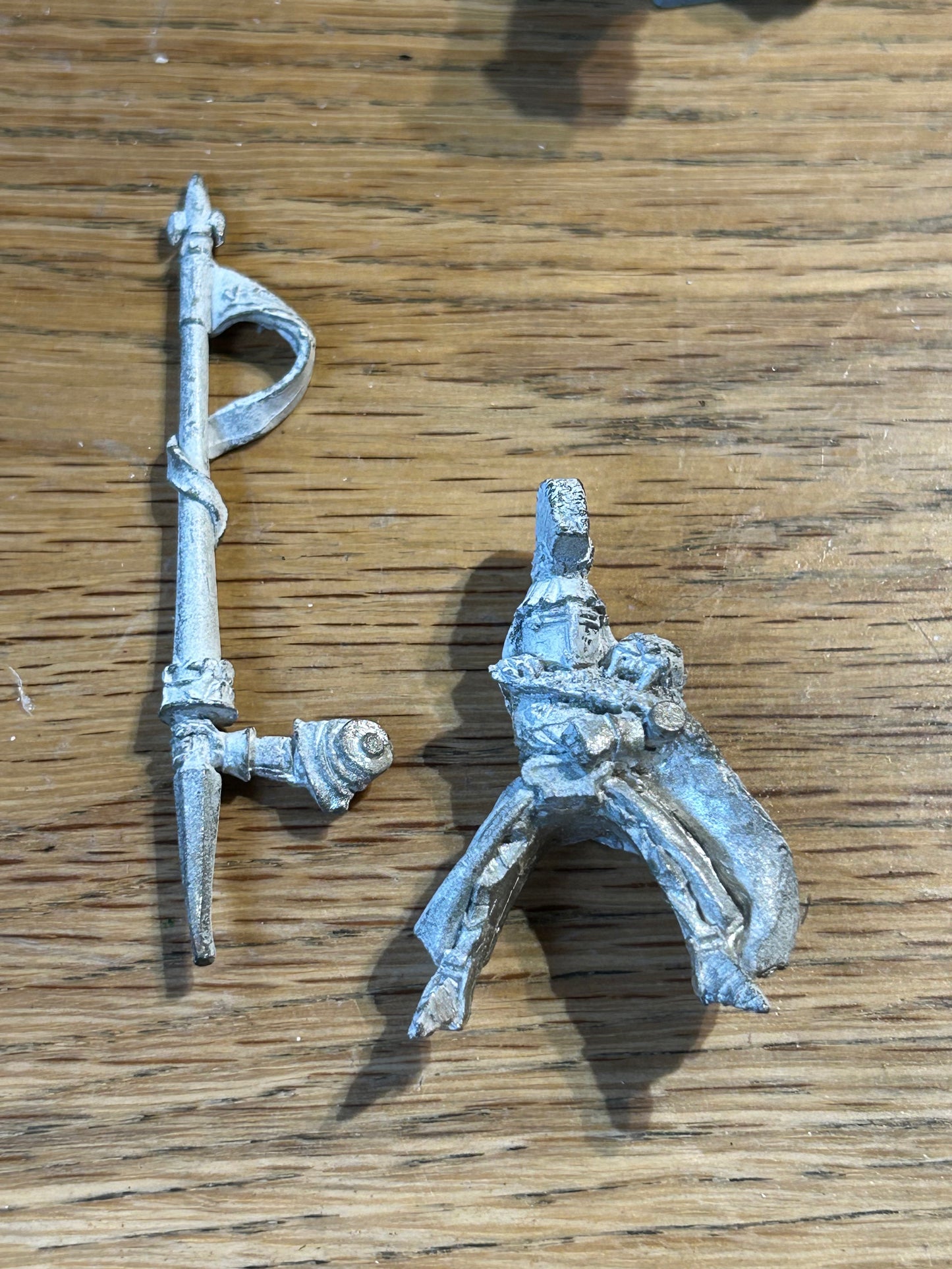 Warhammer Bretonnian General Special Edition Collectors Metal Games Workshop  (undercoated in white, has a little bit of old glue in arm socket from when the armband been glued on before)