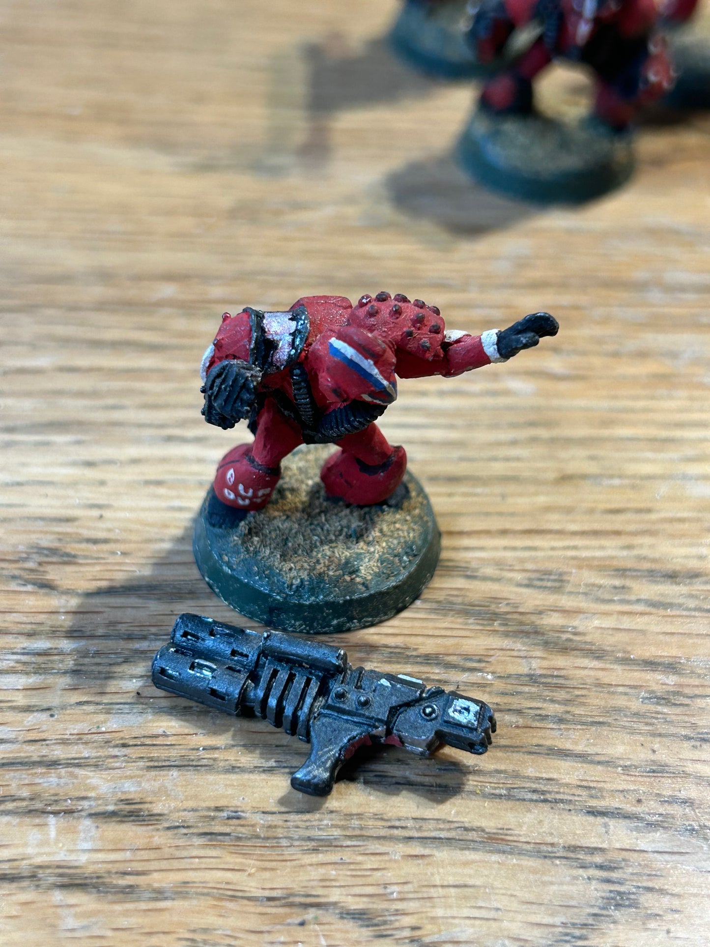 40k Space Marine Heavy Weapon Devastator with multimelta Rogue Trader metal RT103 (has milliput around the base which will need removing if you want to rebase him, tab is still there)
