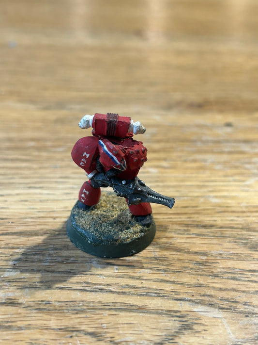 Rogue Trader Space Marine Brother Fielding Shuriken Catapult Citadel Metal and metal backpack (has milliput around the base which will need removing if you want to rebase him, tab is still there)