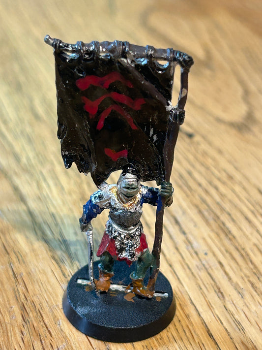 Mordor Orc Standard Bearer LOTR - Warhammer / Lord of the Rings Metal