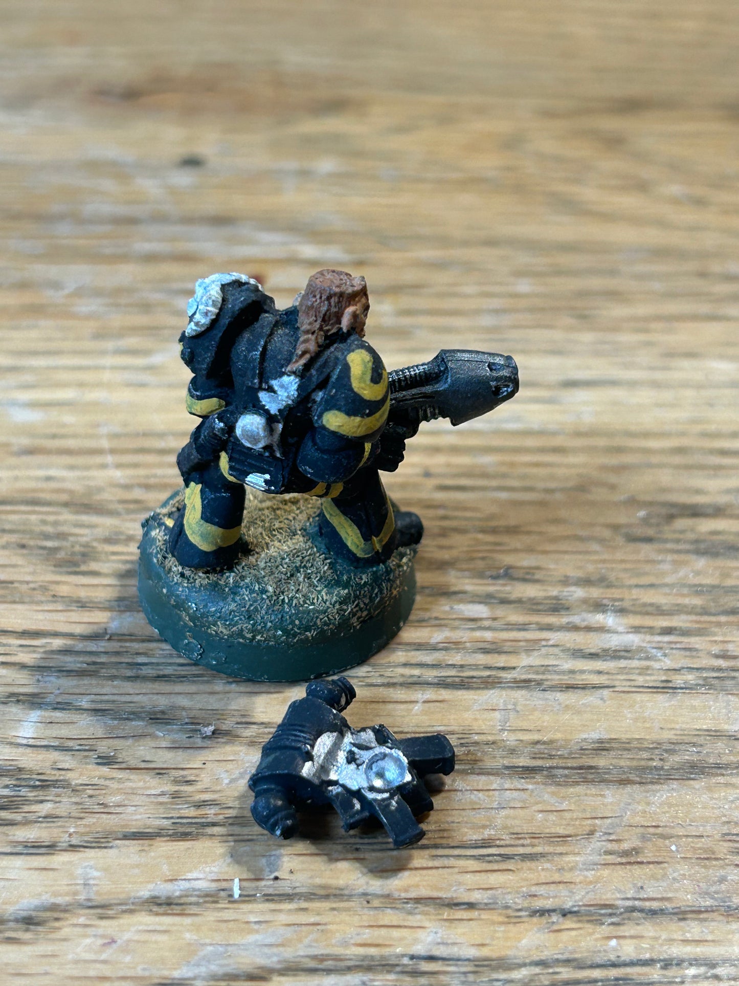 Rogue Trader Space Marine RT101 Brother Leach Warhammer 40k 1988 Metal (has milliput around the base which will need removing if you want to rebase him, tab is still there)