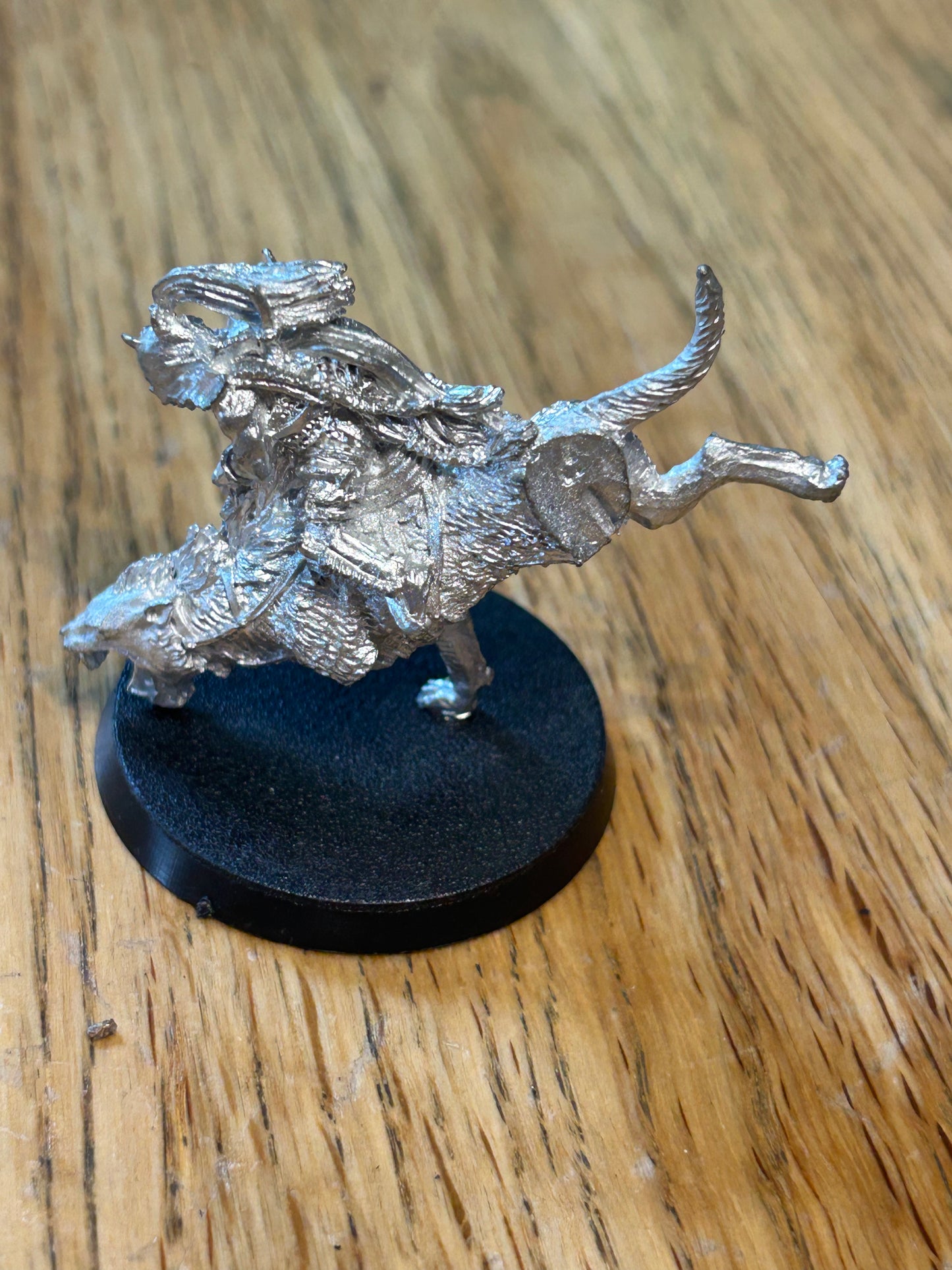 Games Workshop Lord of the Rings Warg Riders Metal Miniatures X 5 (two of them are missing their back legs).