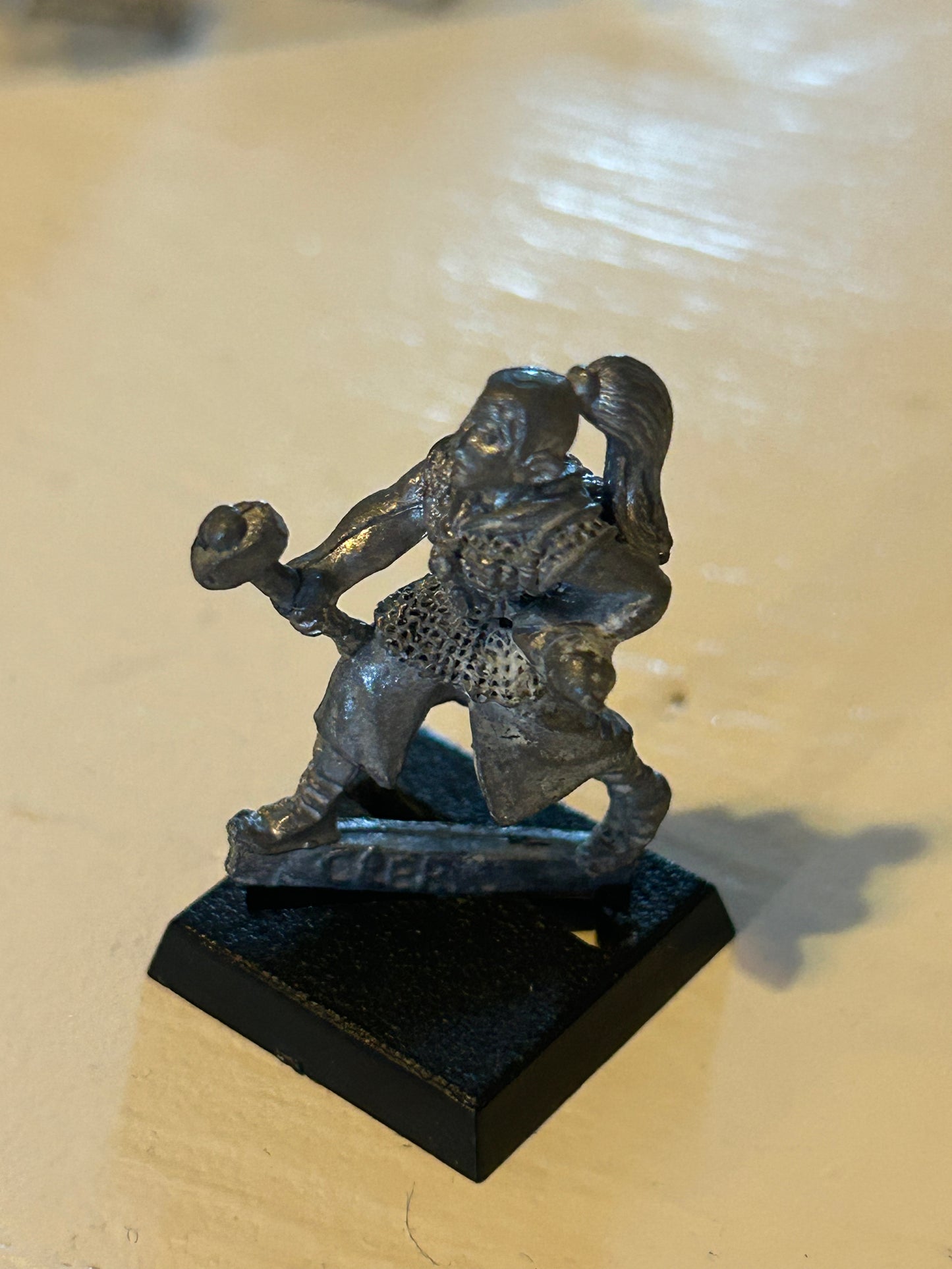 CITADEL GAMES WORKSHOP ADD13 Female Cleric low level, warhammer fantasy